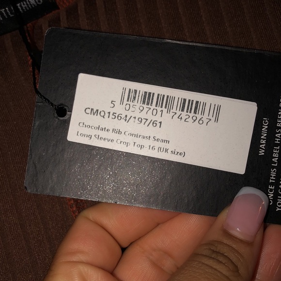 Pretty Little Thing Crop Top - Picture 3 of 5